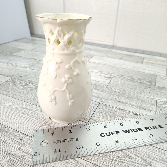 Porcelain Bud Vase 3D Red Roses Gold Trim Cottagecore Ivory Weave 5" Tall Floral - Picture 7 of 10